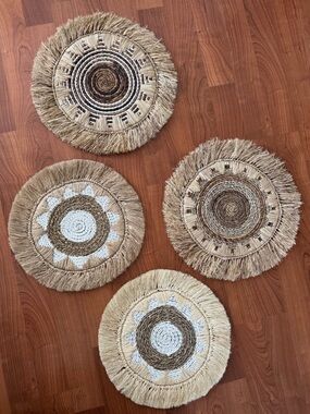 Handwoven Round Raffia Placemat Set - Natural & White